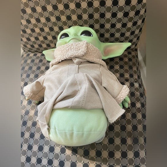 Star Wars Mandalorian The Child 11" Plush Laughing Baby Yoda Grogu Doll Mattel - Picture 4 of 6